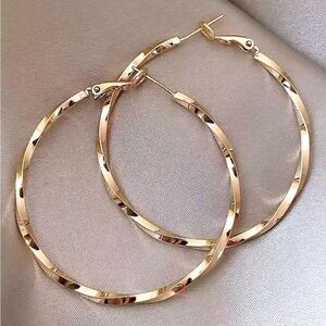 Oversized Gold Textured Hoop Earrings NEW 🏷️